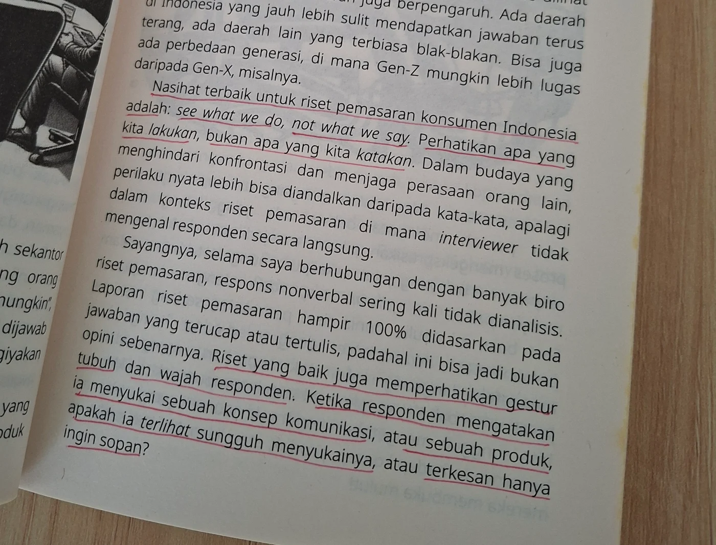 Halaman buku Belajar Marketing Belajar Hidup dengan beberapa kalimat digarisbawahi pena merah muda, di antaranya "see what we do, not what we say".